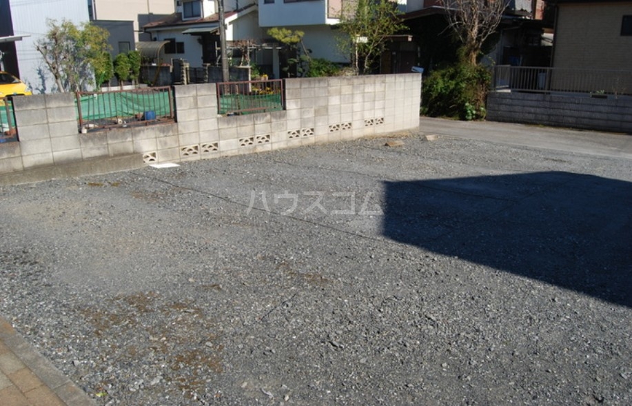 2/4 駐車場