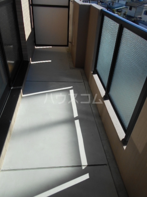 13/19 バルコニー