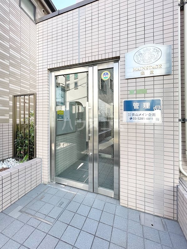 22/30 エントランス