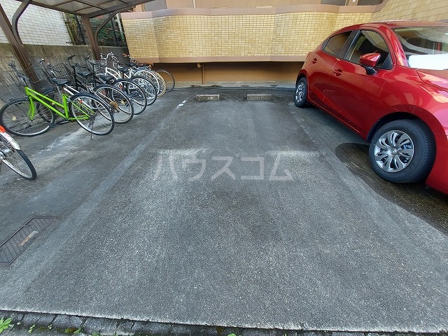 26/30 駐車場