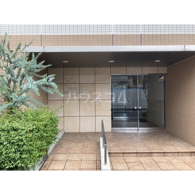 2/3 エントランス