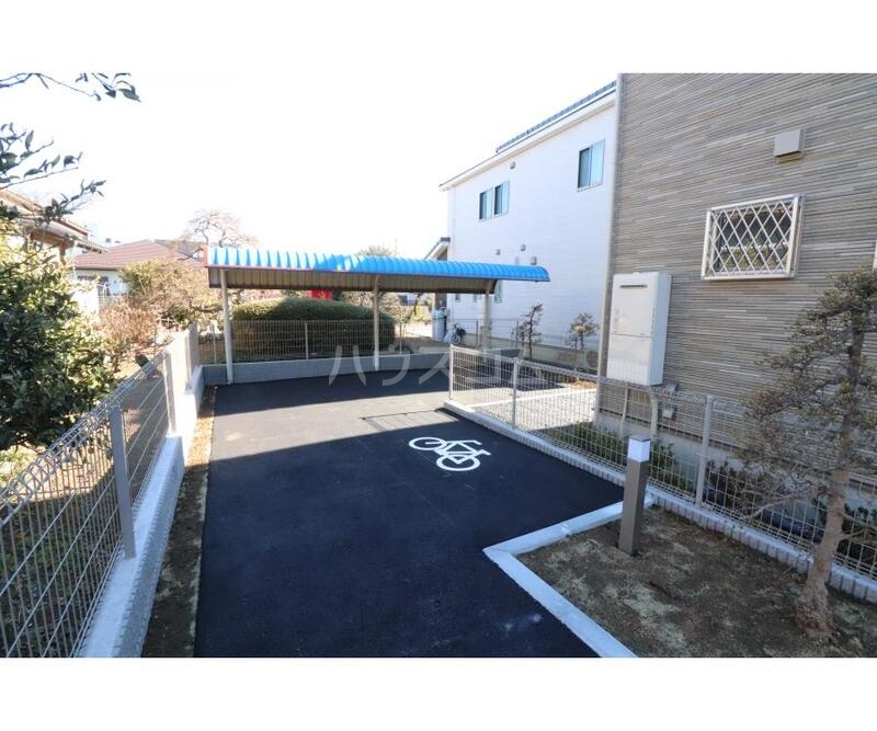 23/30 駐車場