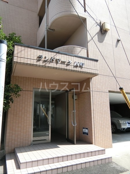 23/26 エントランス