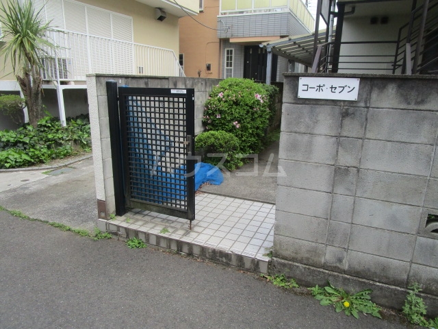 24/29 エントランス