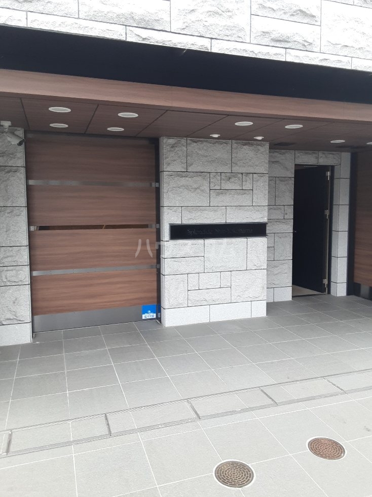 28/30 エントランス