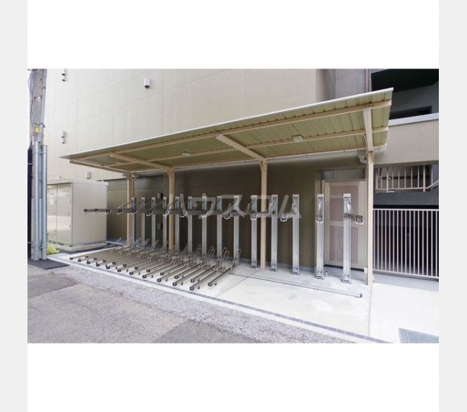 24/30 エントランス