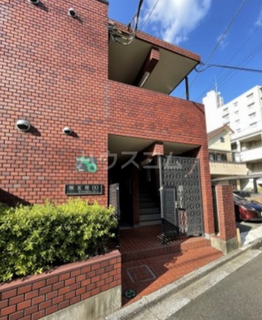 20/30 エントランス