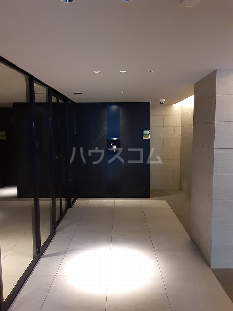 28/30 エントランス