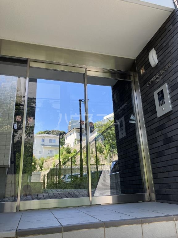 13/17 エントランス