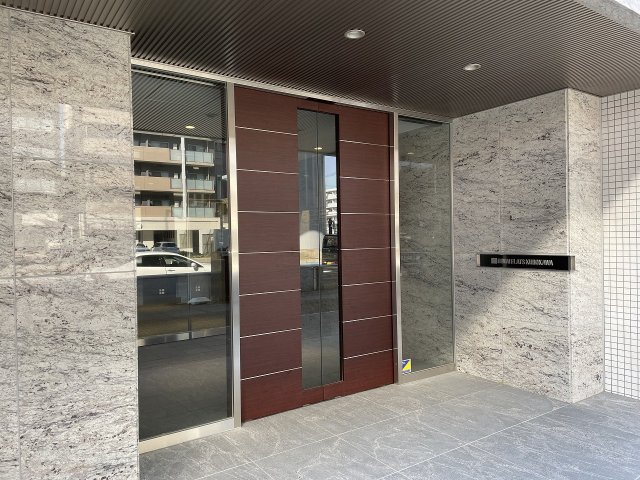 25/30 エントランス