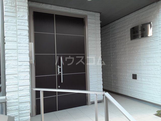 22/30 エントランス