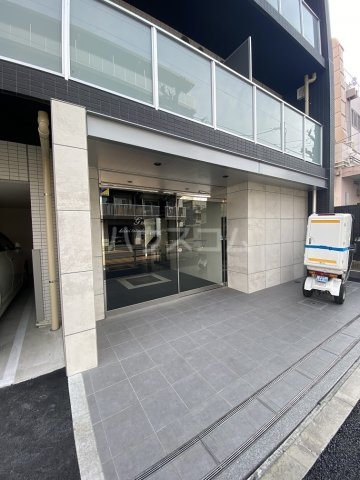 22/26 エントランス