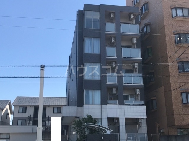 21/28 エントランス