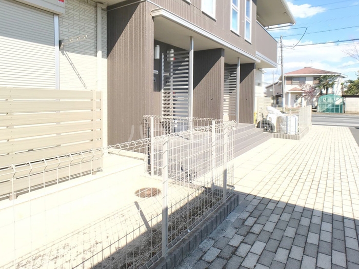 22/30 エントランス