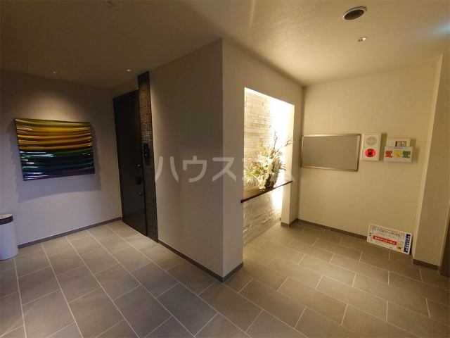 25/30 エントランス