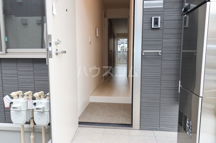 2/3 エントランス