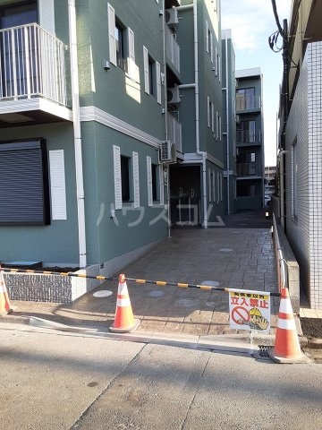 21/30 エントランス