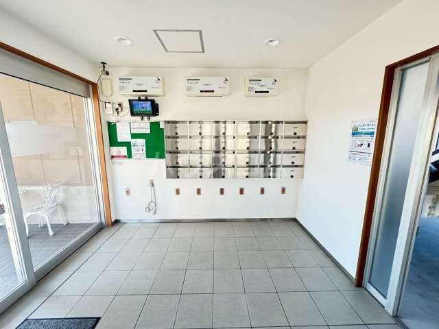 18/26 エントランス