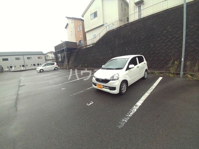 23/30 駐車場