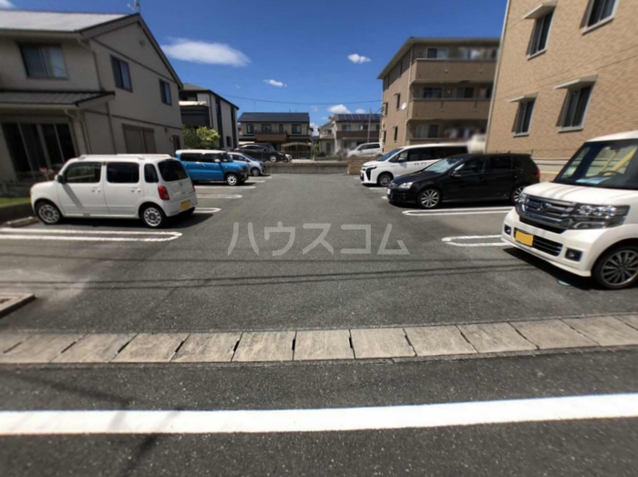 22/30 駐車場