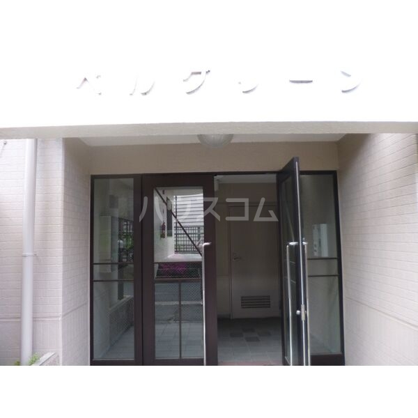 13/18 エントランス