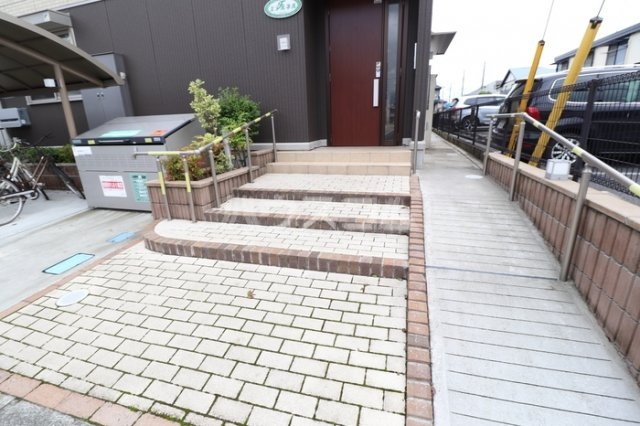 3/4 エントランス