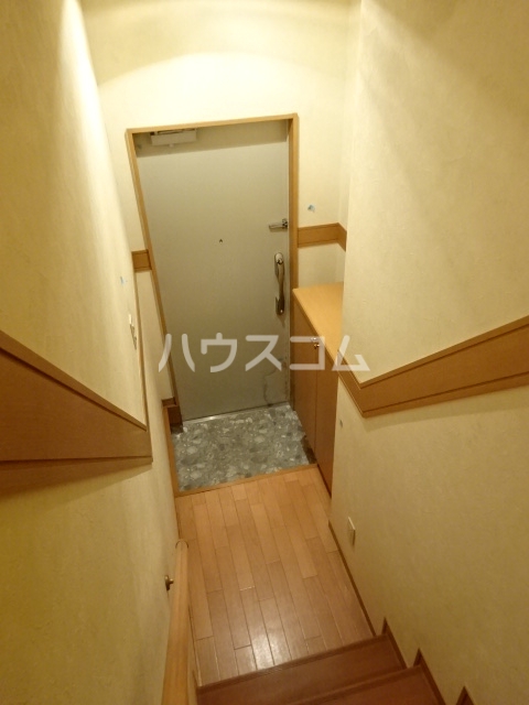 13/28 玄関