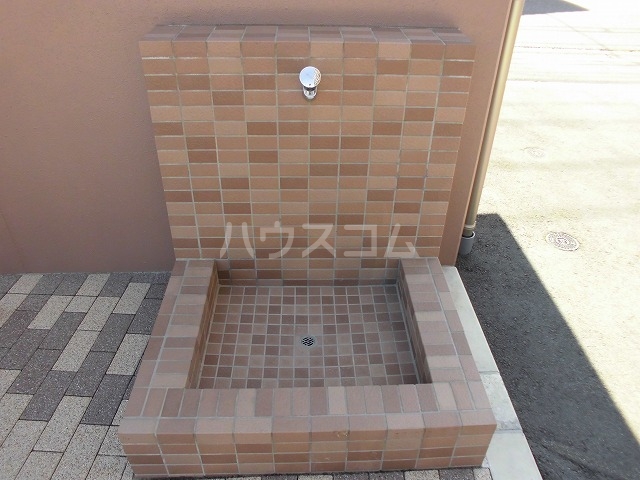 23/30 エントランス