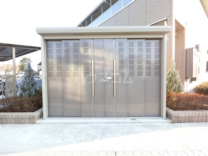 20/23 エントランス