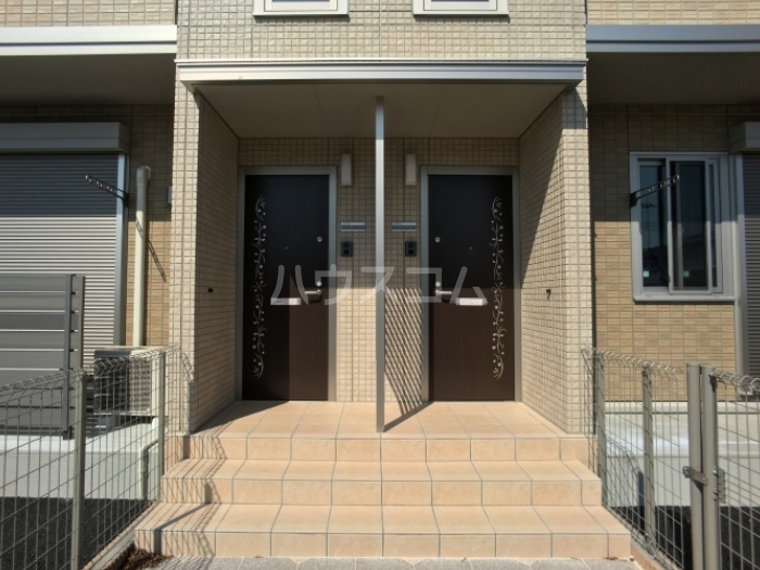 18/21 エントランス