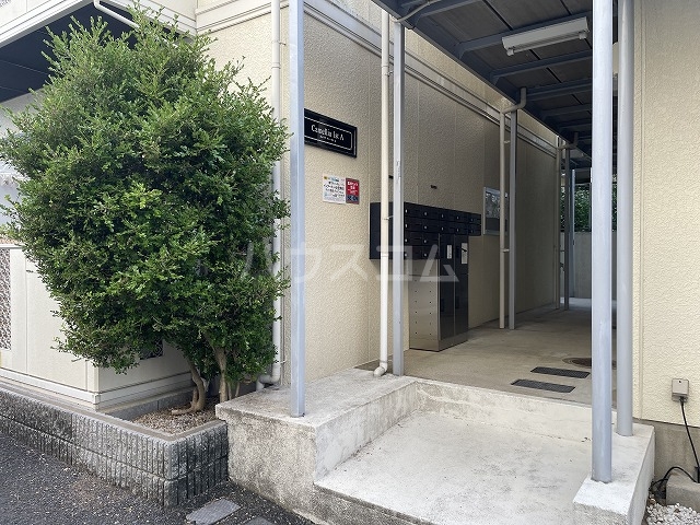 20/23 エントランス