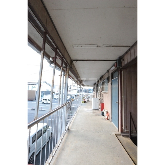 22/30 エントランス