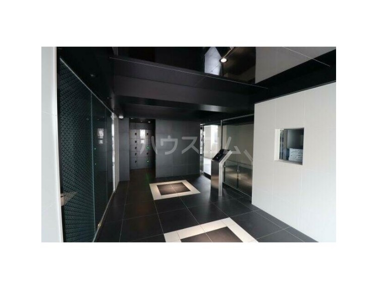 2/4 エントランス