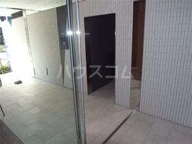 23/30 エントランス