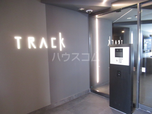 23/30 エントランス