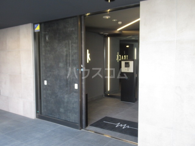 22/30 エントランス