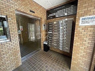 21/25 エントランス