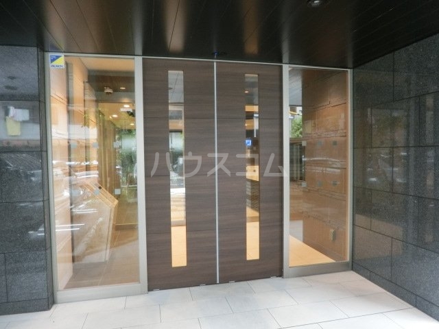 22/30 エントランス