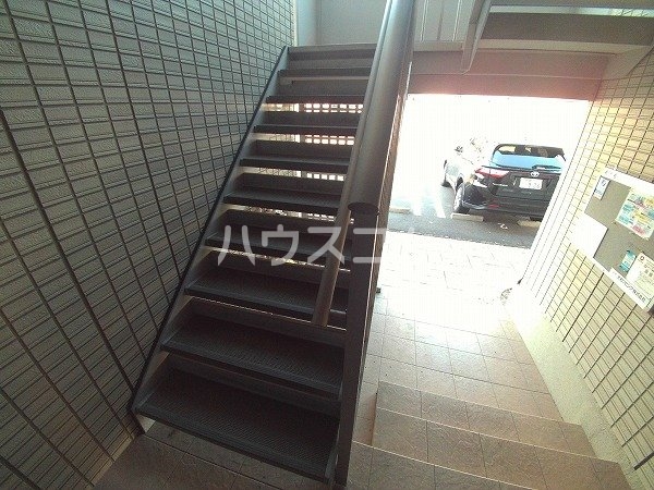 26/30 エントランス