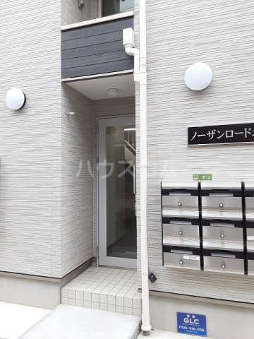 22/28 エントランス