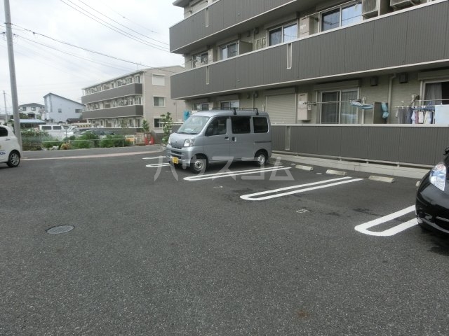 26/30 駐車場