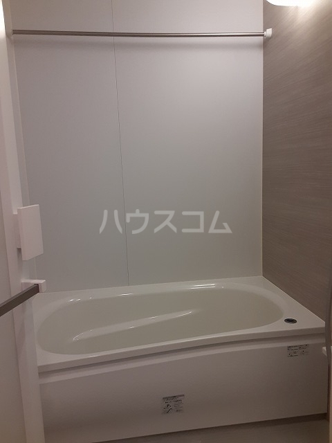 13/30 浴室