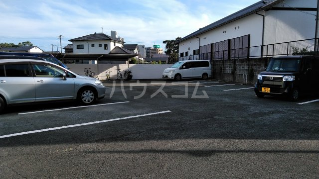 19/28 駐車場
