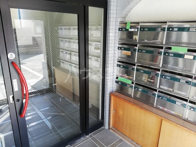 18/26 エントランス