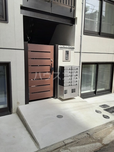 13/17 エントランス