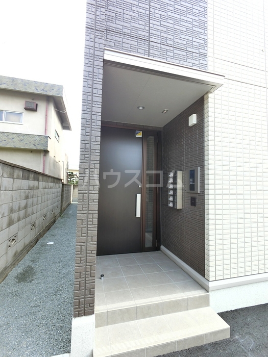 15/17 エントランス