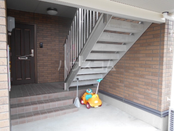 17/26 エントランス