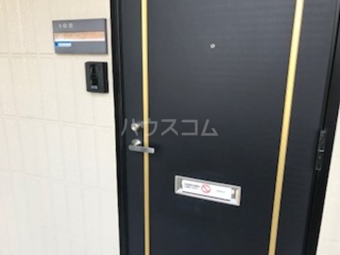 21/30 エントランス