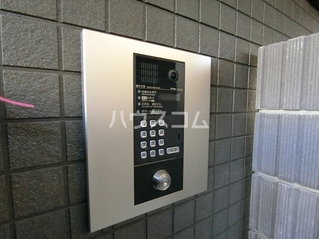 24/30 エントランス