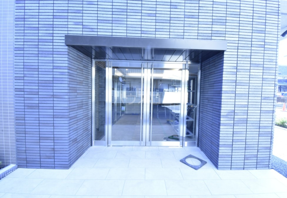 15/17 エントランス